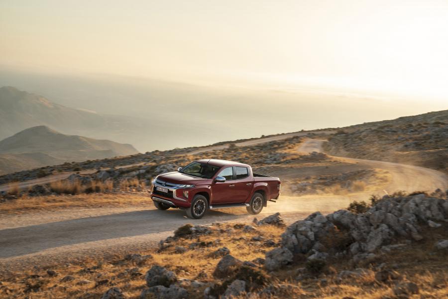  Mitsubishi L200 Double Cab 2019 года  (WW) (фото 34 из 42)